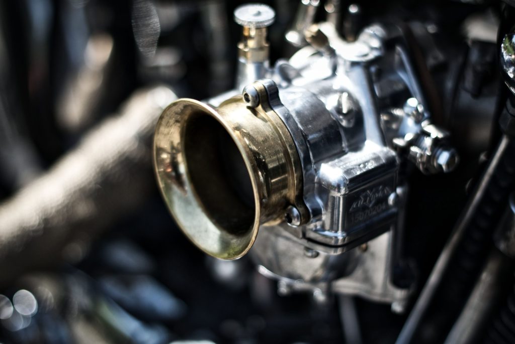 Close up karburator logam mesin motor